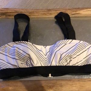 Athleta adorable underwire bikini top—SOLD OUT!